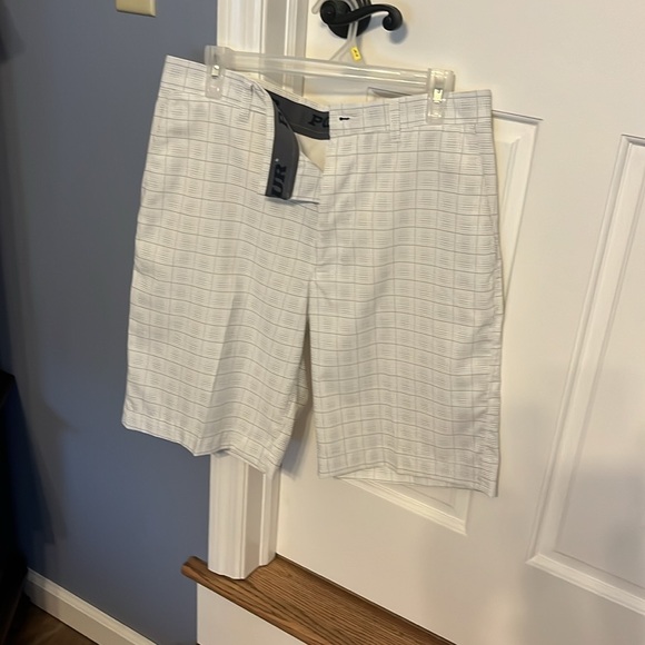 PGA Tour Shorts Waist Size 32 - Picture 4 of 4